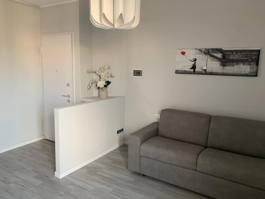 Apartamento Milano Besana Rent House Exterior foto